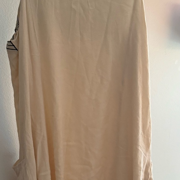 Entro Cream Chemise with Black Geometric Trim - Picture 5 of 6